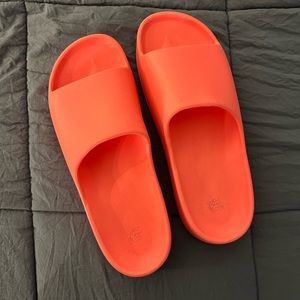 Wild fable pink slides SIZE: 10